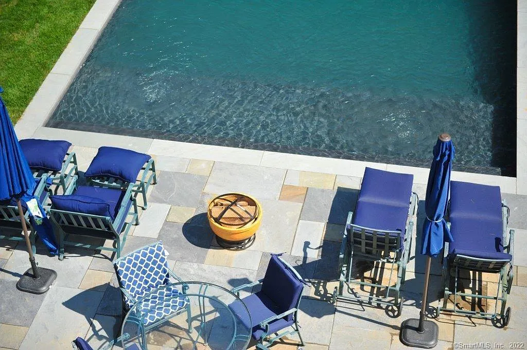 4 bed, 3.0 bath, 3530 sqft, $30,900 — Photo 4