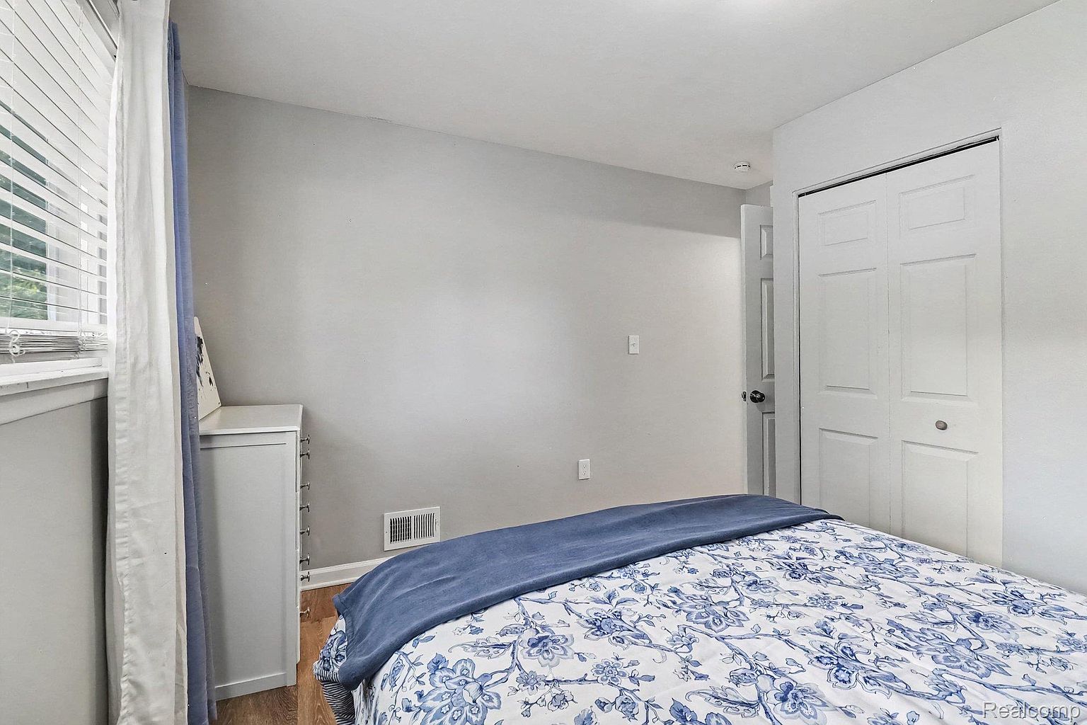 16042 Lauren St, photo 14