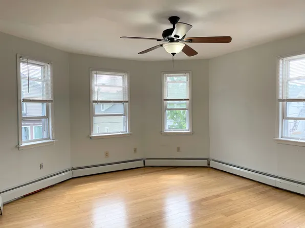 47 Vinton St #3, Providence, RI 02909