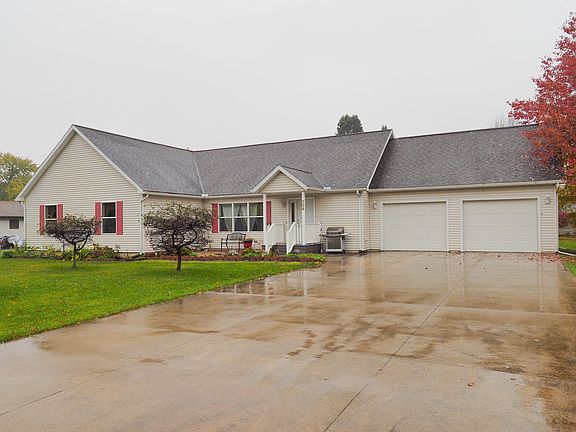 2nd image of 704 Friar Tuck Dr