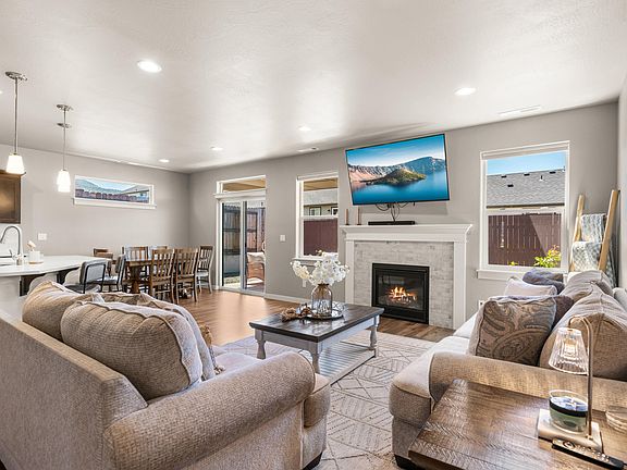 4th image of 3610 Carlin Dr