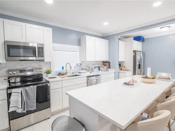 66 Miller Ave, Providence, RI 02905