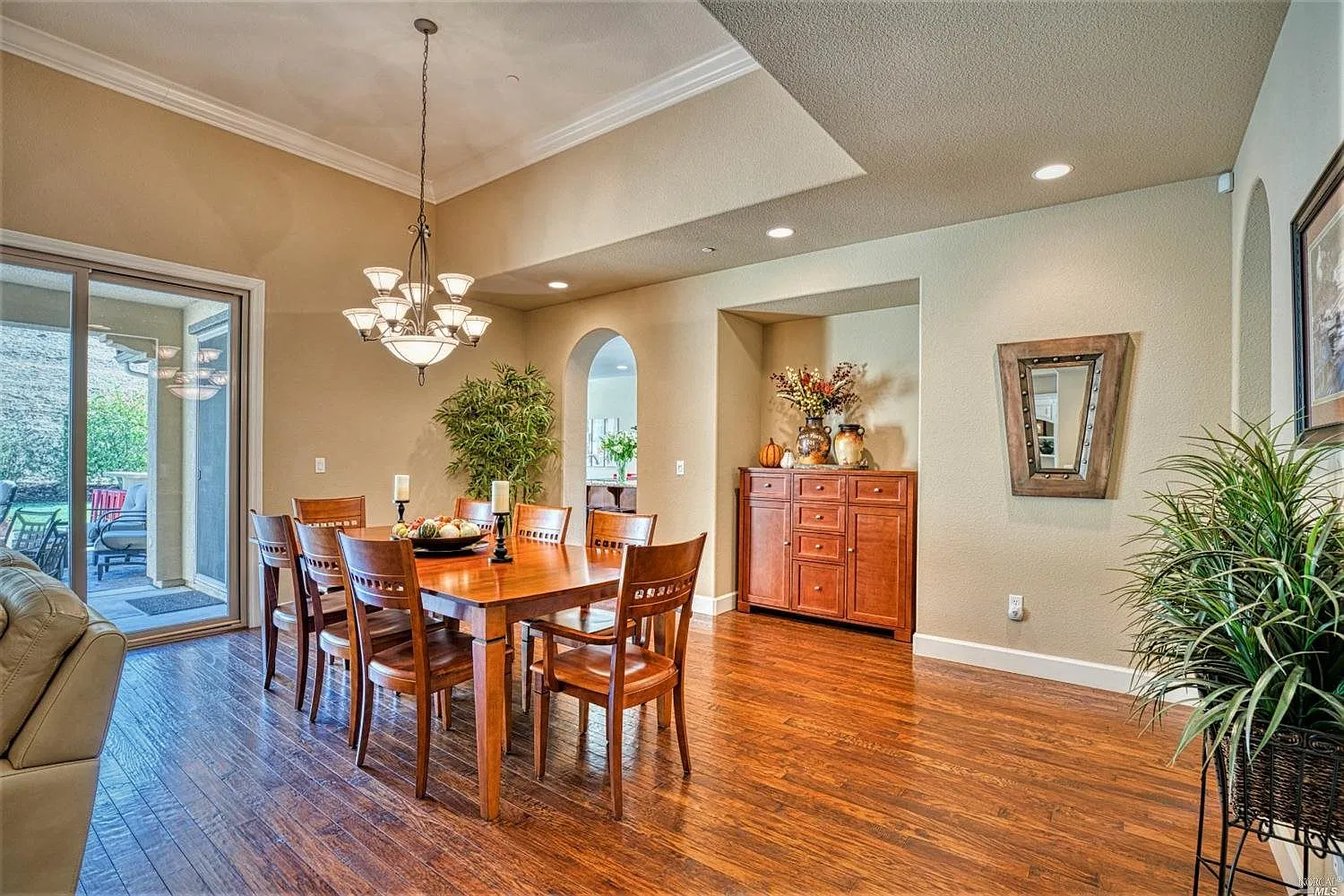 4 bed, 2.5 bath, 3110 sqft, $3,950 — Photo 4