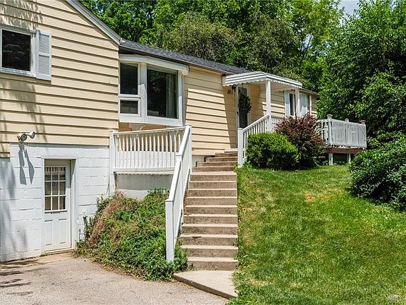 2nd image of 2822 Prospect Ave