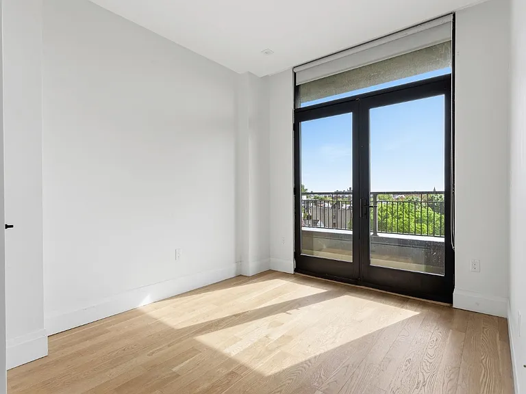 329 Gates Ave #502 — Photo 2