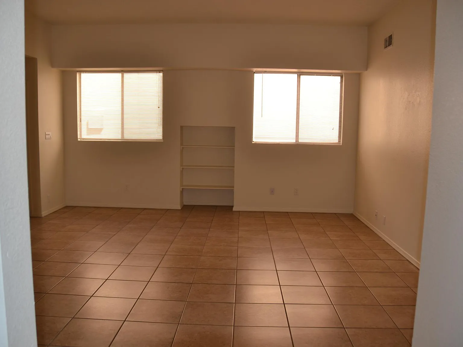 7212 Bobwhite Ln NE — Photo 2