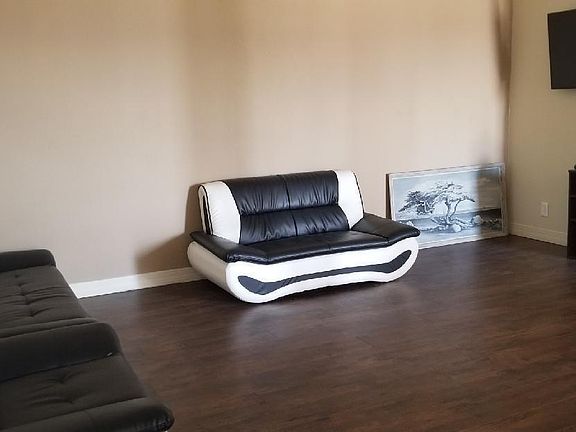 4th image of 3371 Date Row Ln