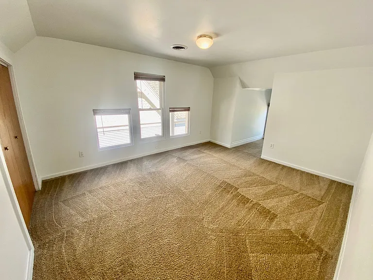 603 W Cross St — Photo 21