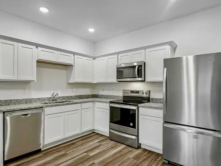2213 Glen Crossing Dr — Photo 7