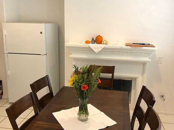 3rd image of 247 E Kimberly Ct Room 1