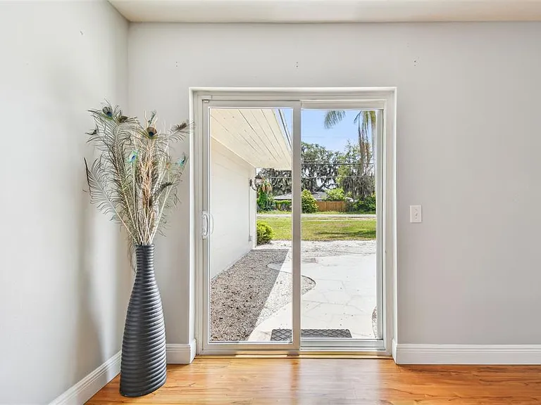 1302 Brandonwood Dr — Photo 23