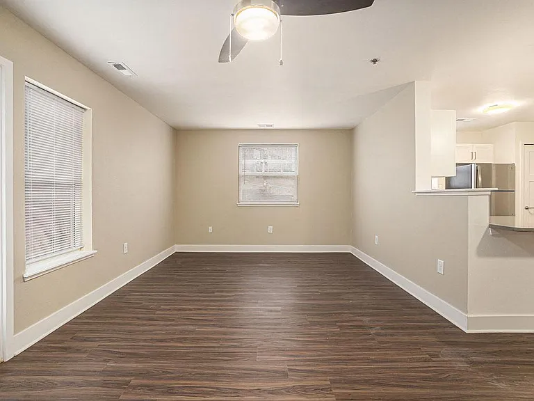 Signature Pointe Apartment Homes — Photo 71