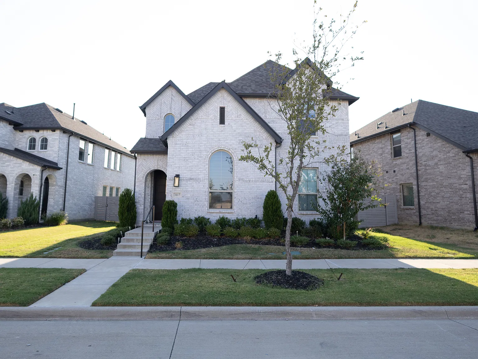 5 bed, 2521 sqft, $3,250 — Photo 1