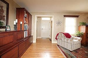 3rd image of 83 Grant Ave