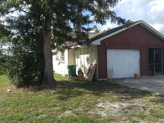 3rd image of 1526 SE Port Street Lucie Blvd