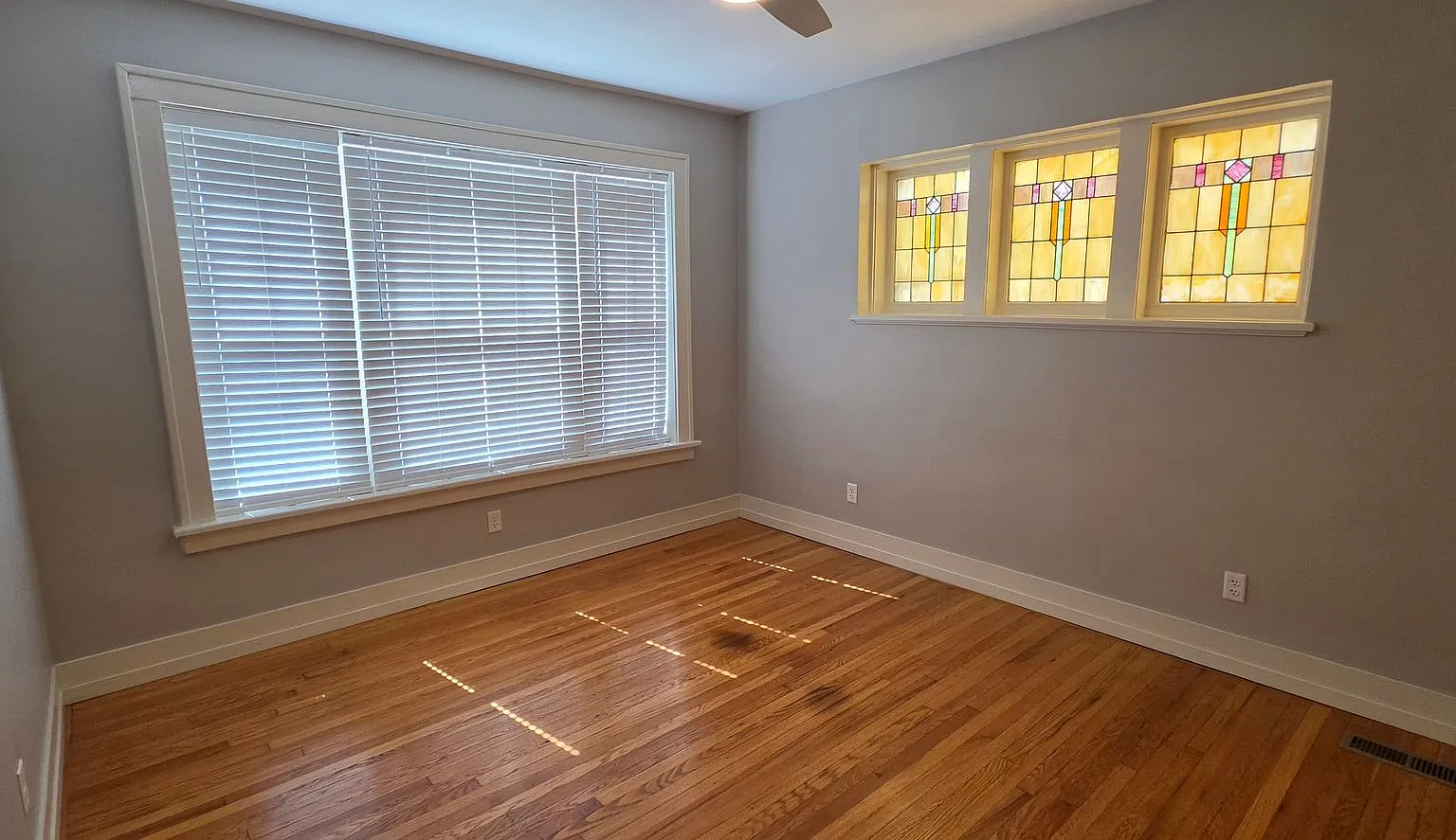 4933 Devonshire — Photo 2
