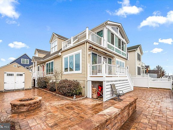 3rd image of 38798 Wilson Ave