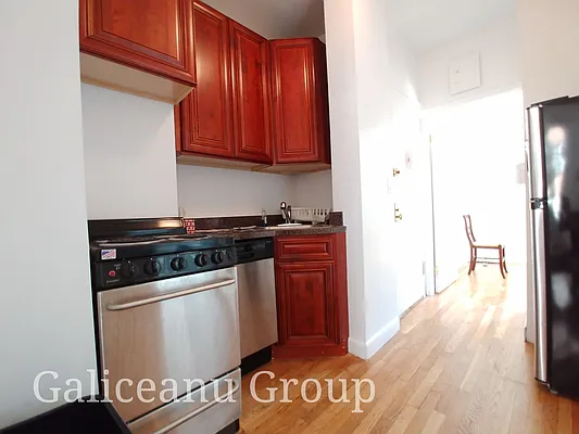 Rented by Lexington Real Estate Group | media 32