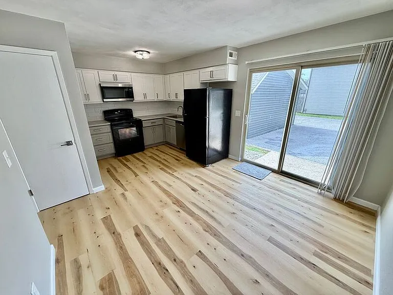 823 N Cherry St #1 — Photo 4