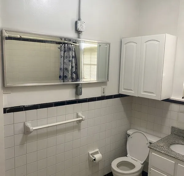 2096 Court Ave — Photo 6