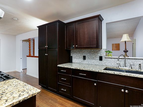4th image of 6715 Pecan Valley Dr