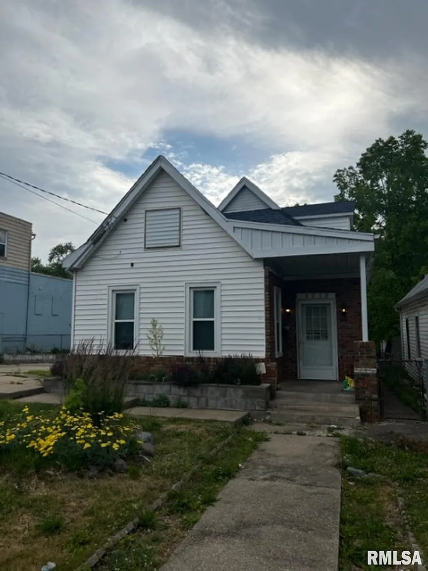 1712 N Wisconsin Ave photo 1
