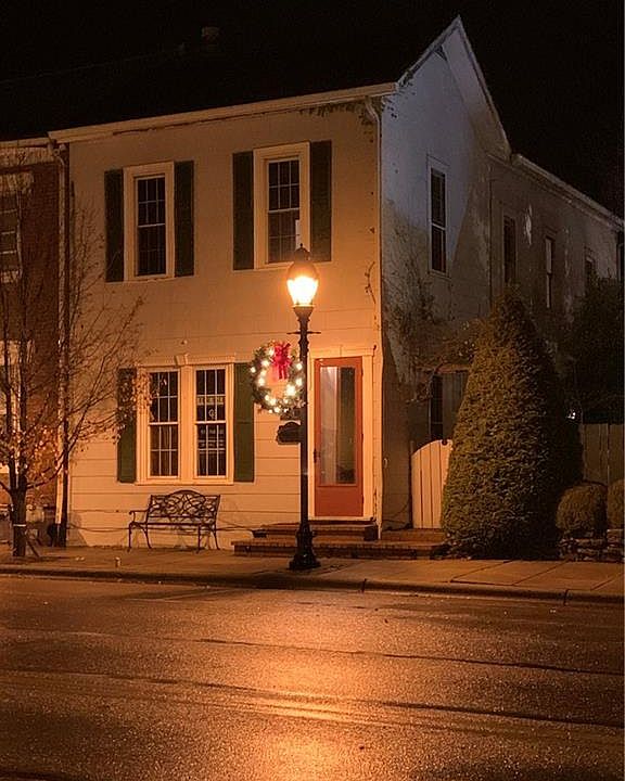 1st image of 28 E Market St