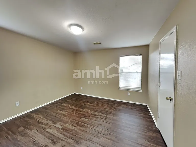 9618 Lasbury Dr — Photo 21