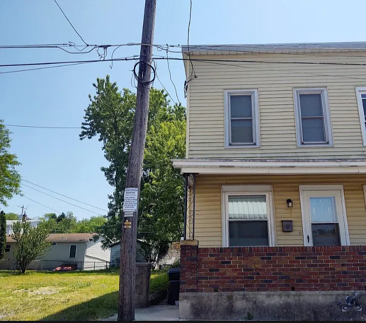 3 bed, 1090 sqft, $600 — Photo 1