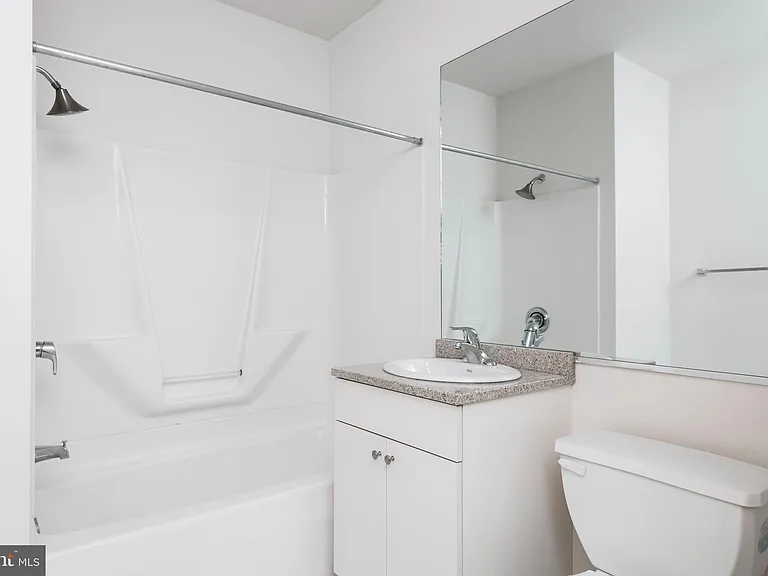 2201 S 16th St #601 — Photo 15