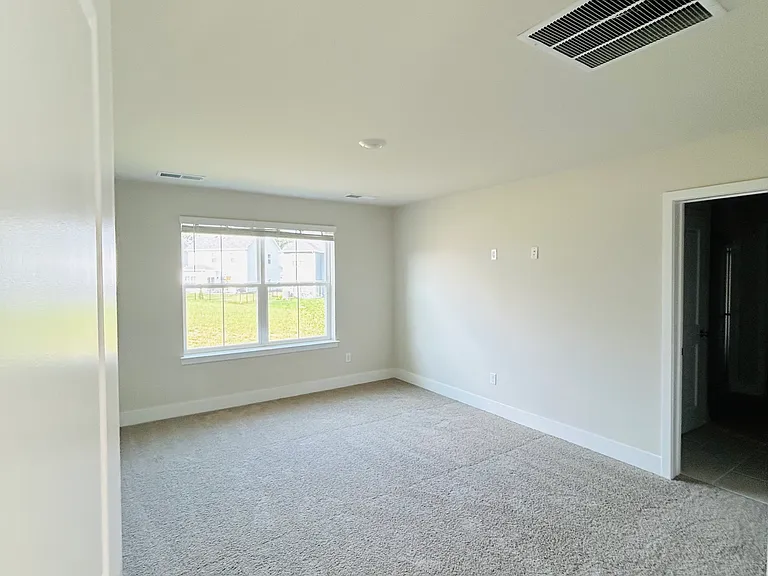 128 Wappinger Ter — Photo 8