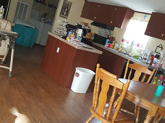 4th image of 1911 Sandy Cir