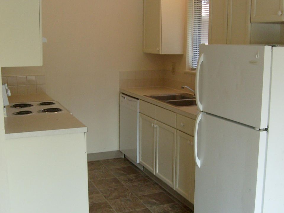 2nd image of 3212 E 18th St