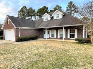 102 Walden Way, Starkville, MS 39759