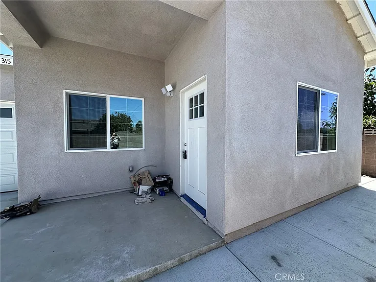 315 N Maxine St — Photo 2