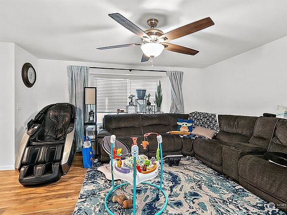 3rd image of 12205 220th Avenue Ct E