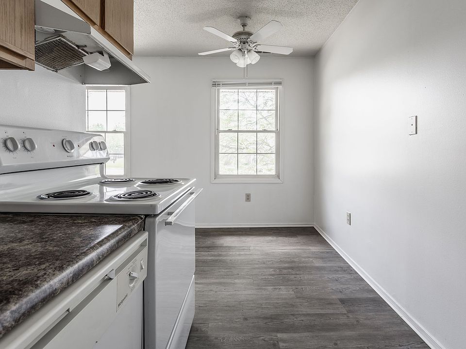 1st image of 1300 S 18th St #1306-009