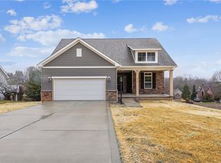 476 Spruce Ln, Houston, PA 15342