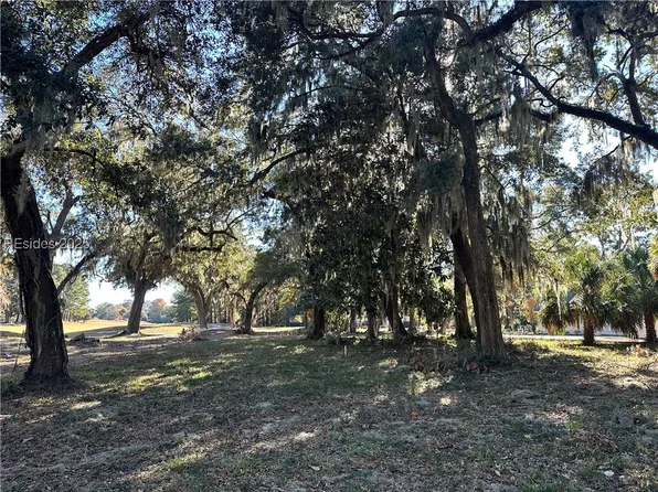 15 Sedgewick Pl, Beaufort, SC 29907