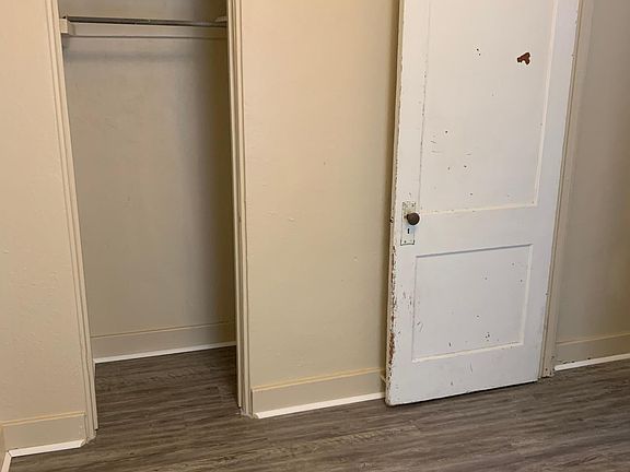 3rd image of 903 Bailey St #903