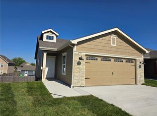 1727 Elderberry Ln, Ottawa, KS 66067
