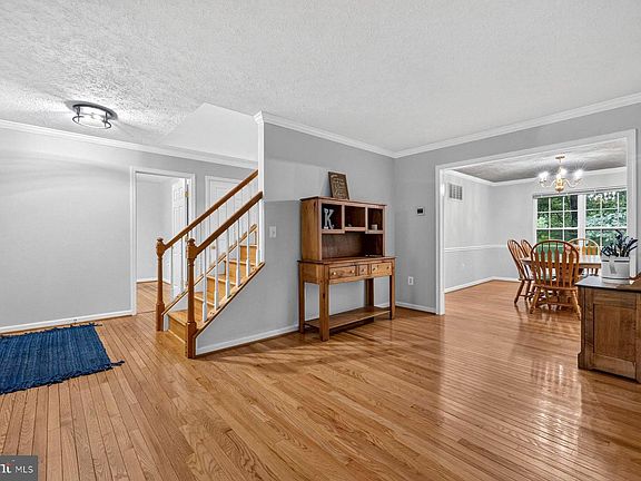 3rd image of 4824 Blueberry Dr