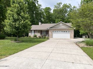 2166 Sunset Ridge Dr, Crossville, TN 38571
