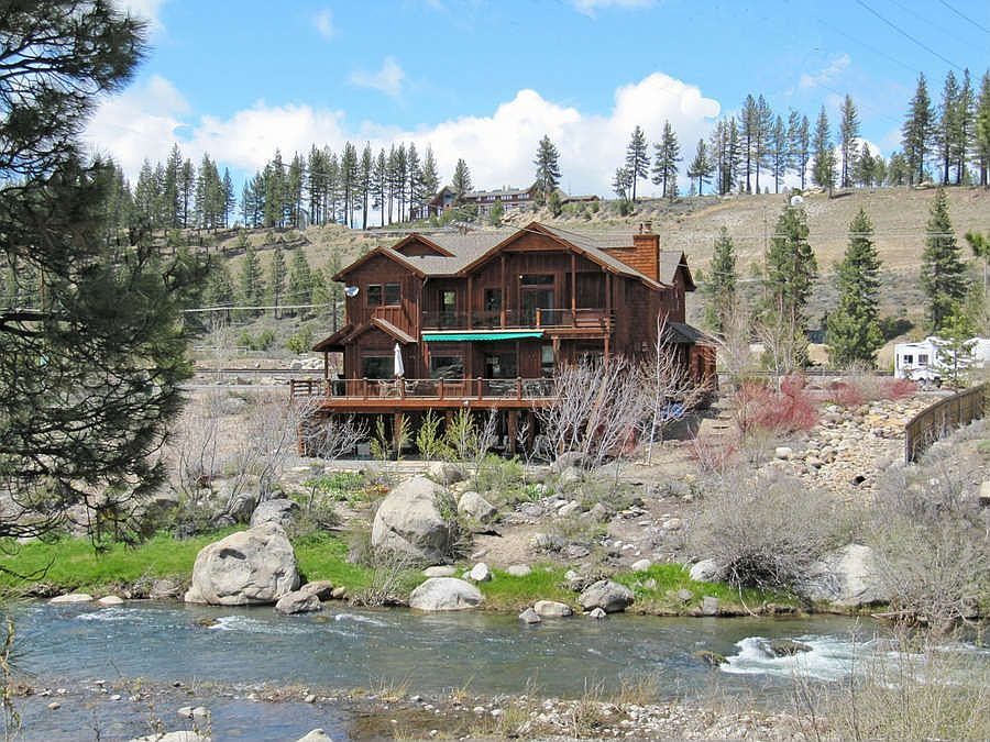 "120' Truckee River Frontage!"