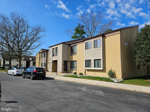 210 James Ct, Marlton, NJ 08053