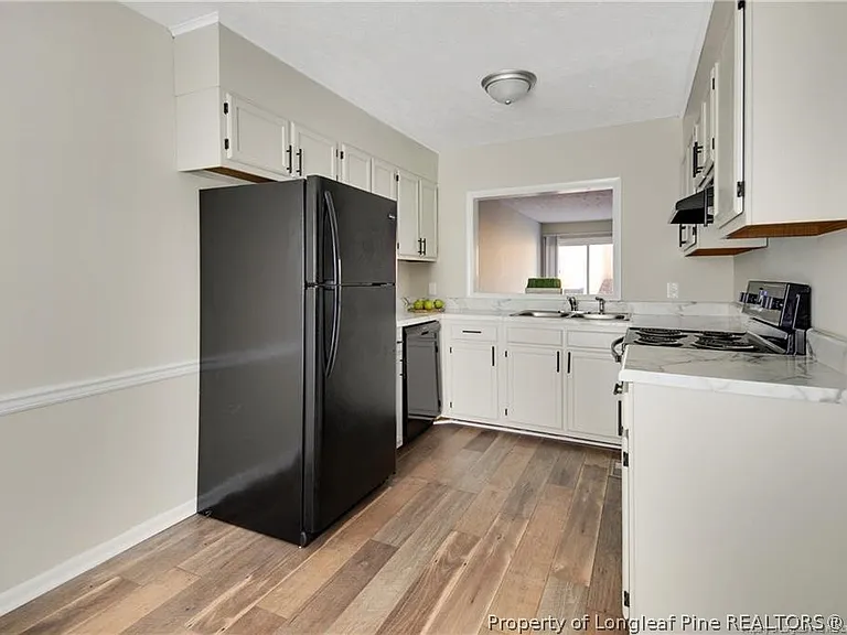 5940 Laguna Dr — Photo 13