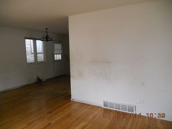 3rd image of 9938 S Avenue J