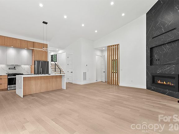 2nd image of 761 Weston Rd