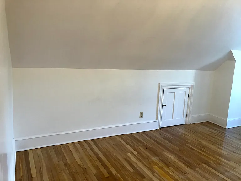 292 Frank St — Photo 7