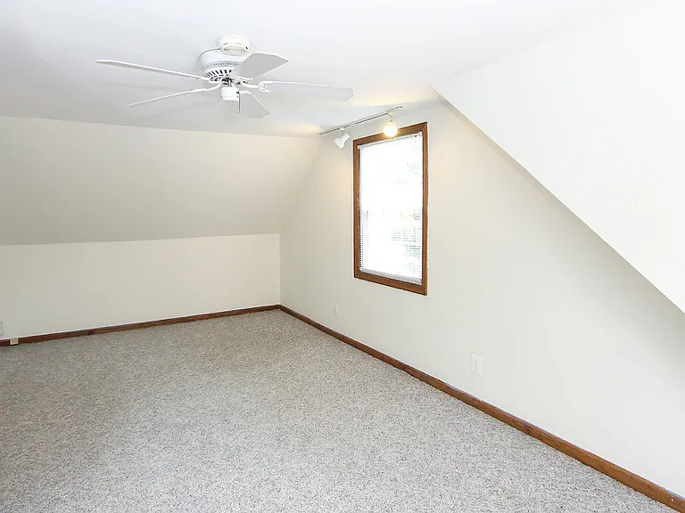 2204 Luzerne Ave — Photo 17